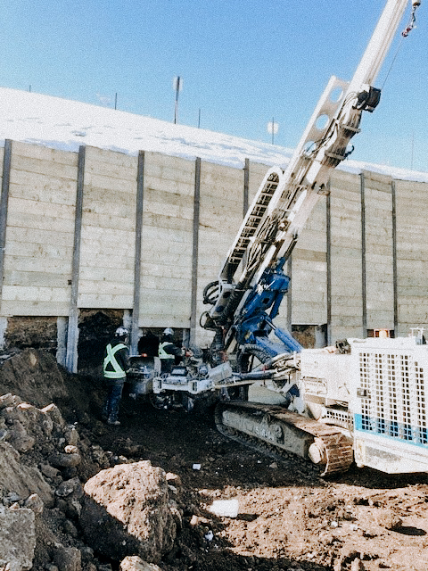 Edmonton Trail with Retaining Wall